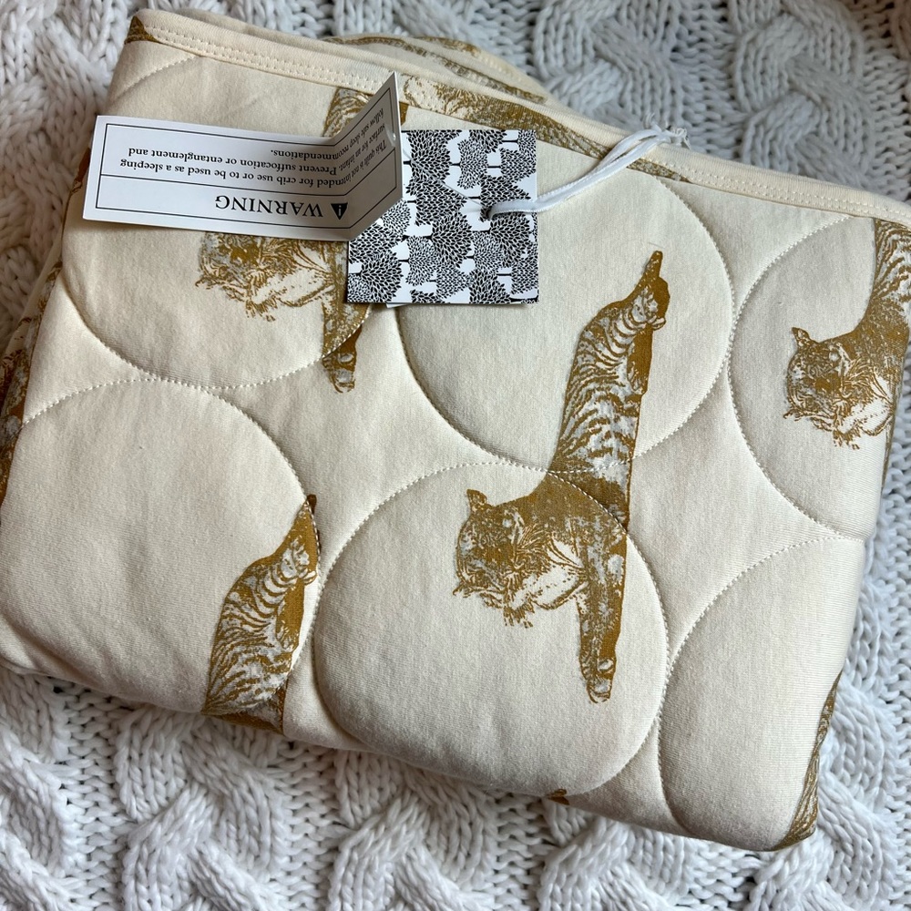 Kate Quinn tiger quilt